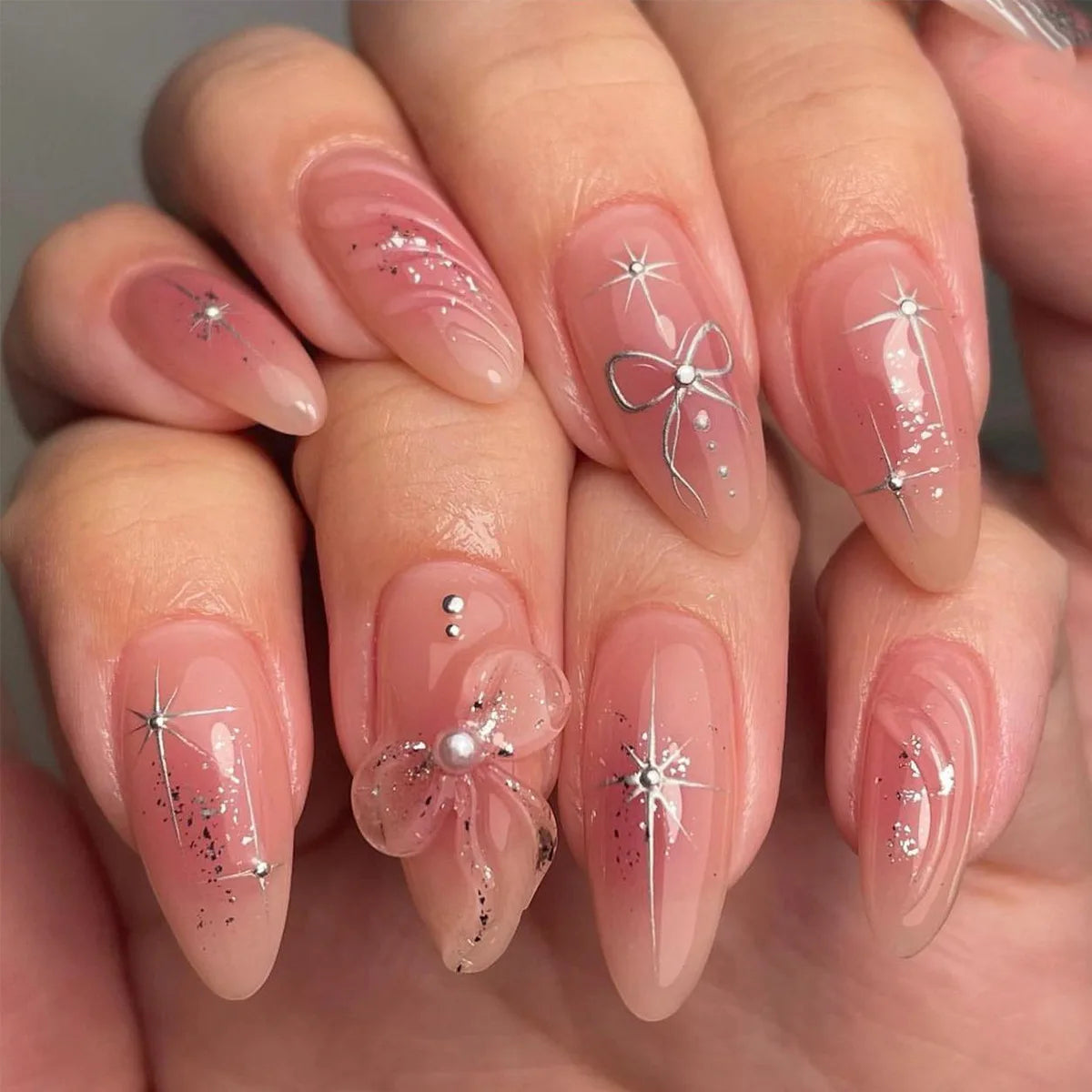 24 Stück süße falsche Nagelflicken, abnehmbare künstliche Nagelspitzen mit Schleifen, Liebesherz, Perlendesign, rosa Mandel, koreanisches Aufdrücken des Nagels