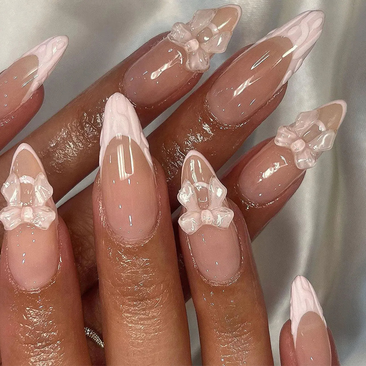 24 Stück süße falsche Nagelflicken, abnehmbare künstliche Nagelspitzen mit Schleifen, Liebesherz, Perlendesign, rosa Mandel, koreanisches Aufdrücken des Nagels